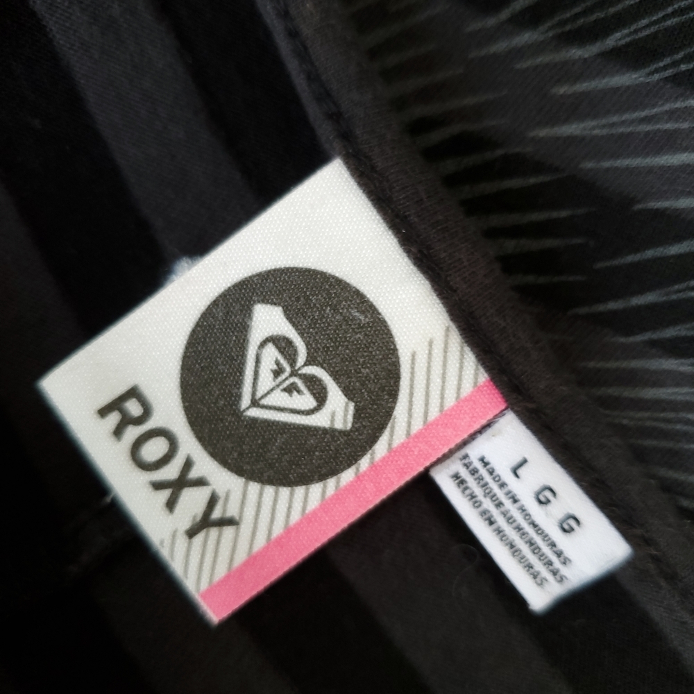 3/$33 Roxy Ladies Top - Picture 2 of 5